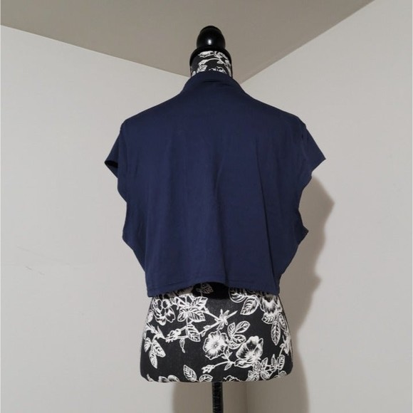 Shein crop top mandarin collar keyhole navy 4x plus - Picture 4 of 9
